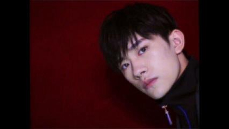 易烊千玺